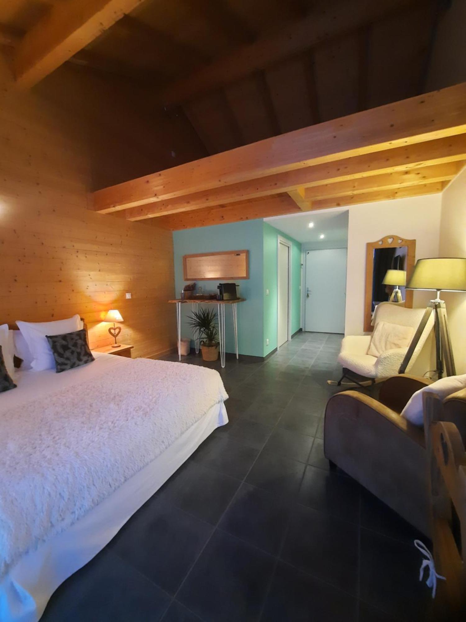 Au Coeur Des Lacs - Chambres D'Hotes Жерарме Экстерьер фото
